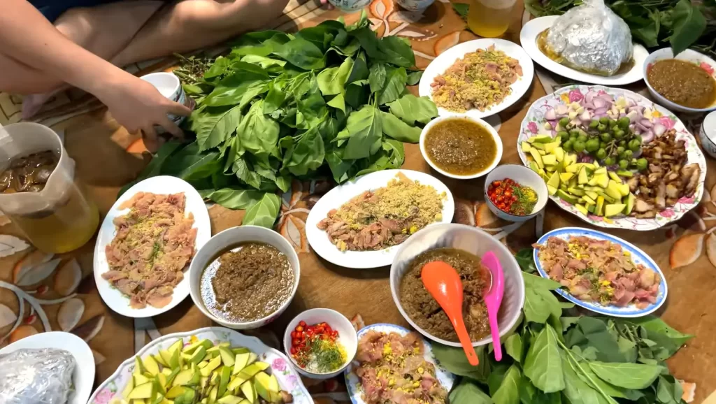 Gỏi cá mè là món đặc sản trứ danh ở Bắc Ninh. Ảnh: Hải Gỗ