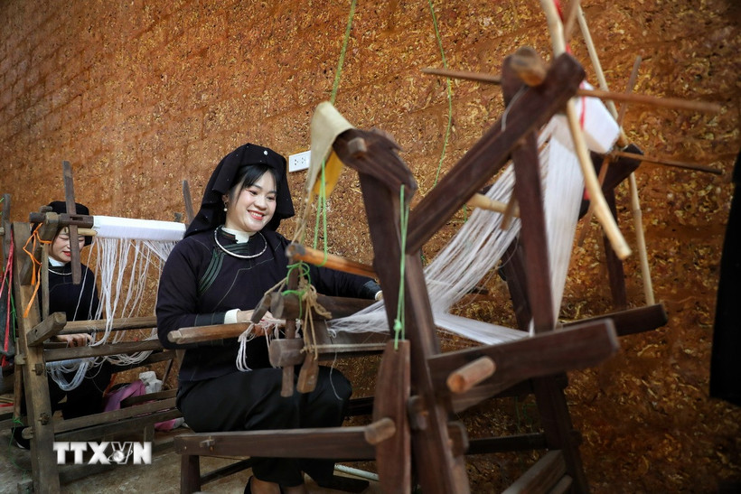 bản bắc hoa ở bắc ninh, bảng du lịch người nùng ở bắc ninh